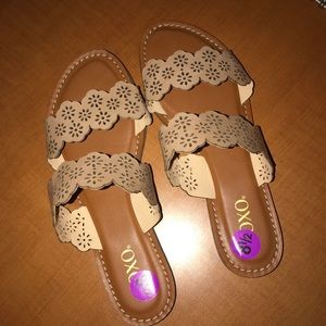 Cute summer sandals never worn!